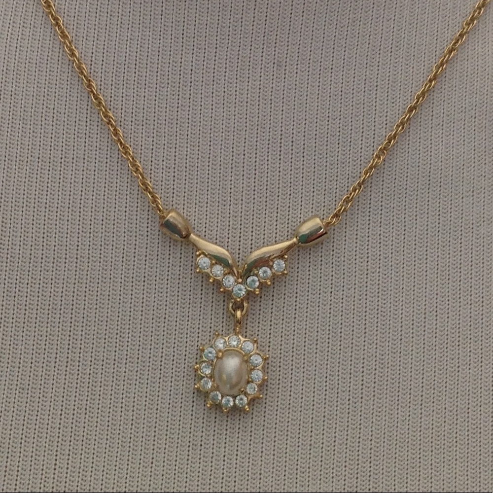 Gold faux pearl necklace